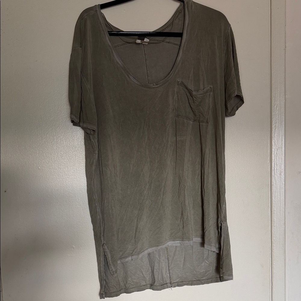 We The Free by Free People L Olive Green Scoop Neck Pocket Tee